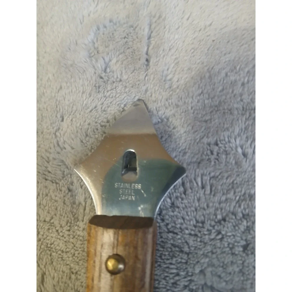 Vintage manual can